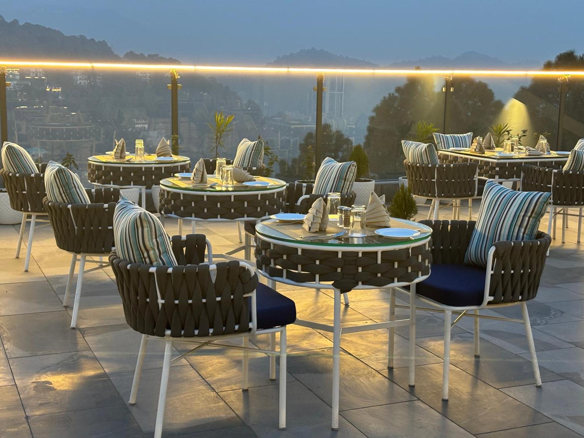 Arnisa Kasauli - A Boutique Hotel Buitenkant foto