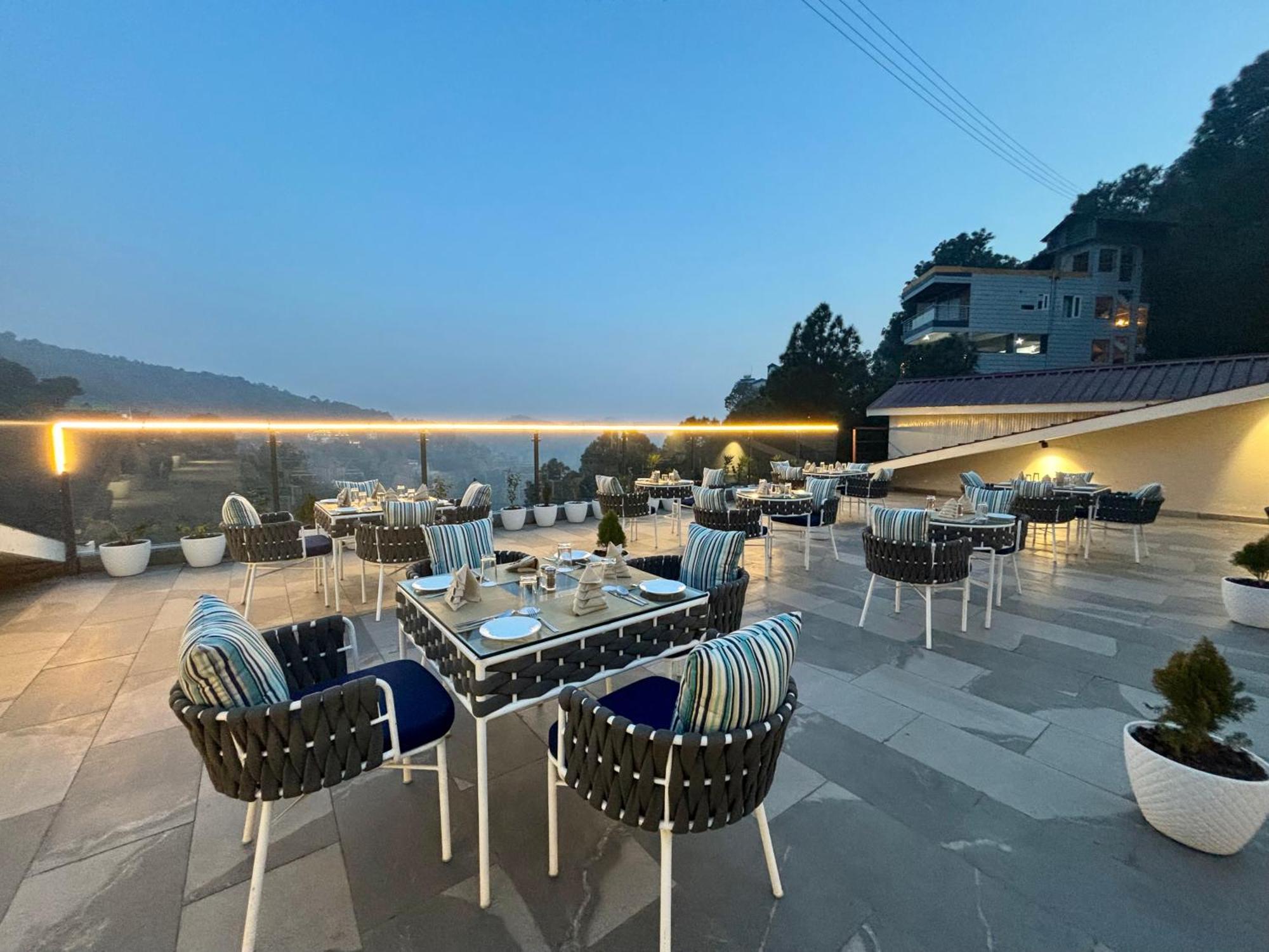 Arnisa Kasauli - A Boutique Hotel Buitenkant foto