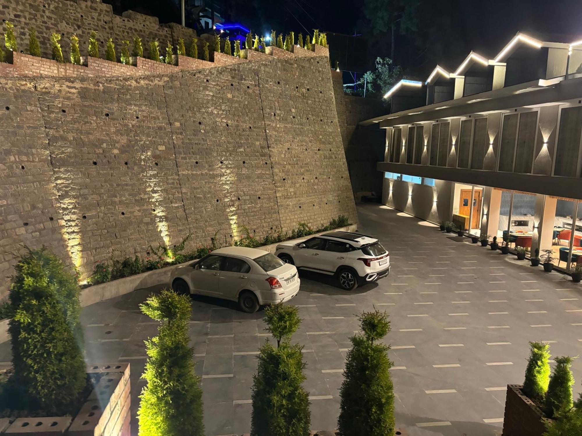 Arnisa Kasauli - A Boutique Hotel Buitenkant foto
